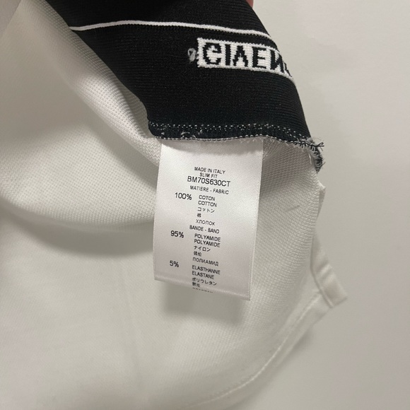 GIVEINCHY TSHIRT - Picture 4 of 4